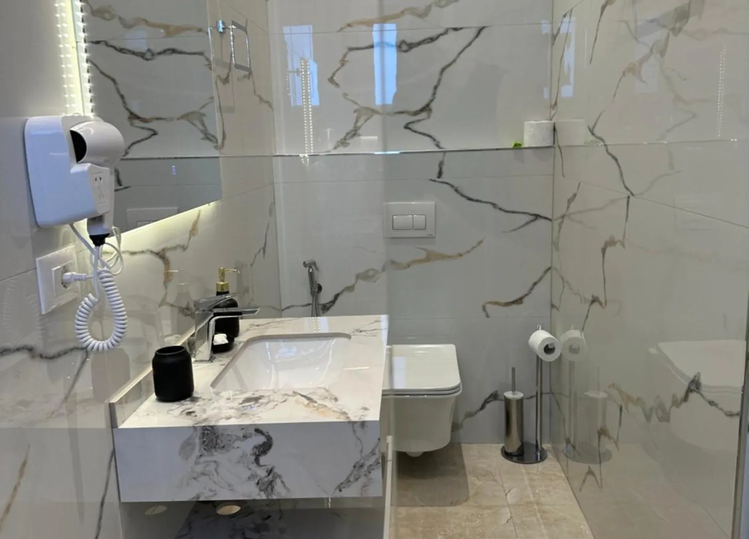 Kalami Rooms Dhërmi 阿尔巴尼亚